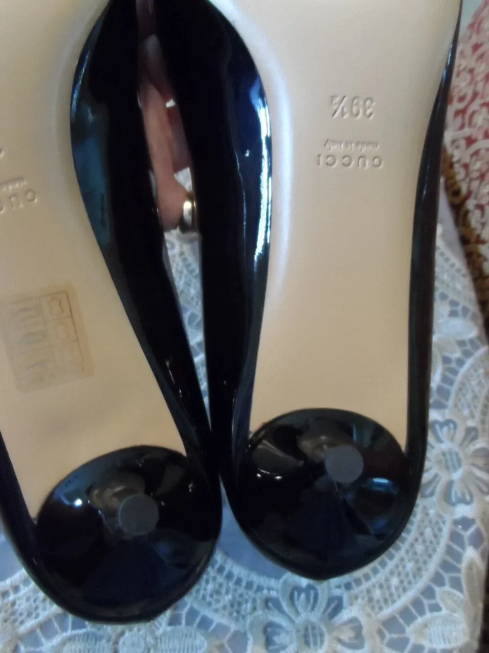 Gucci Black Patent Leather Kitten Heel Pumps Size 39.5B